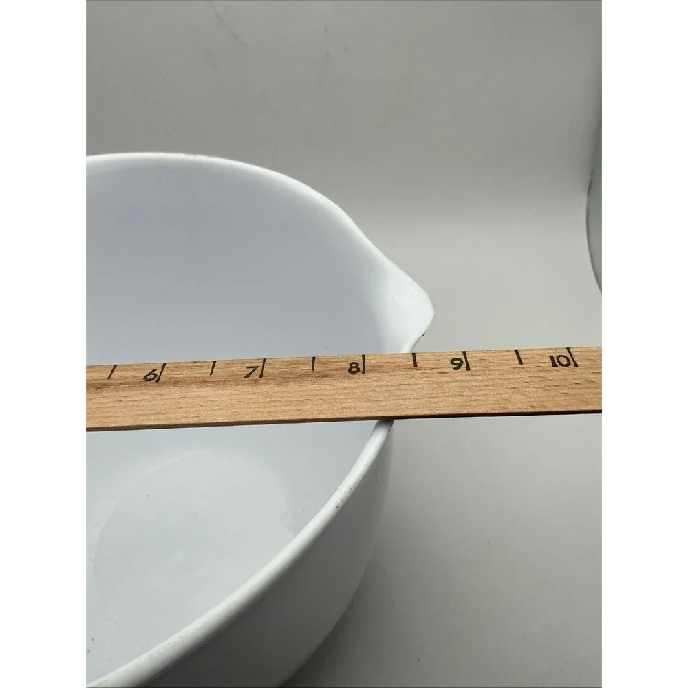 OXO Good Grips 2QT Plastic Batter Mixing Bowl, White Spout Non-Slip Handle 8 Cup